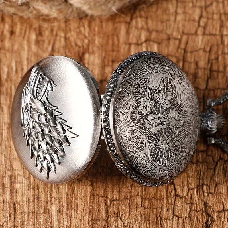 Vintage Style Engraved Wolf Animal Design Arabic Number Quartz Pocket Watch For Men Women Necklace Pendant Chain Collectable