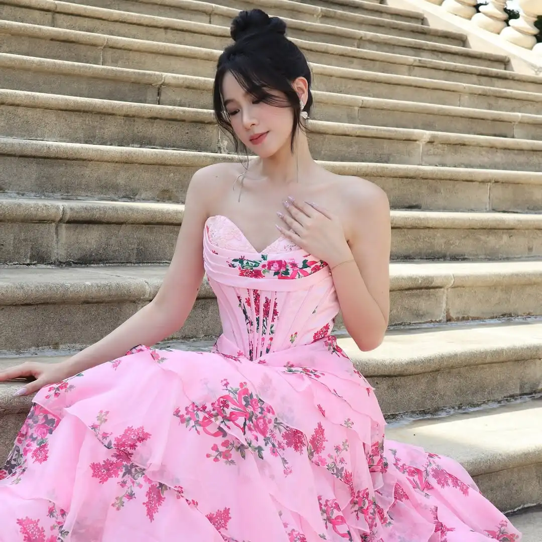 Strapless Pink Floral Print Prom Dresses Tiered Ruffle Evening Dresses Corset A Line Party Gowns For Wedding Guest