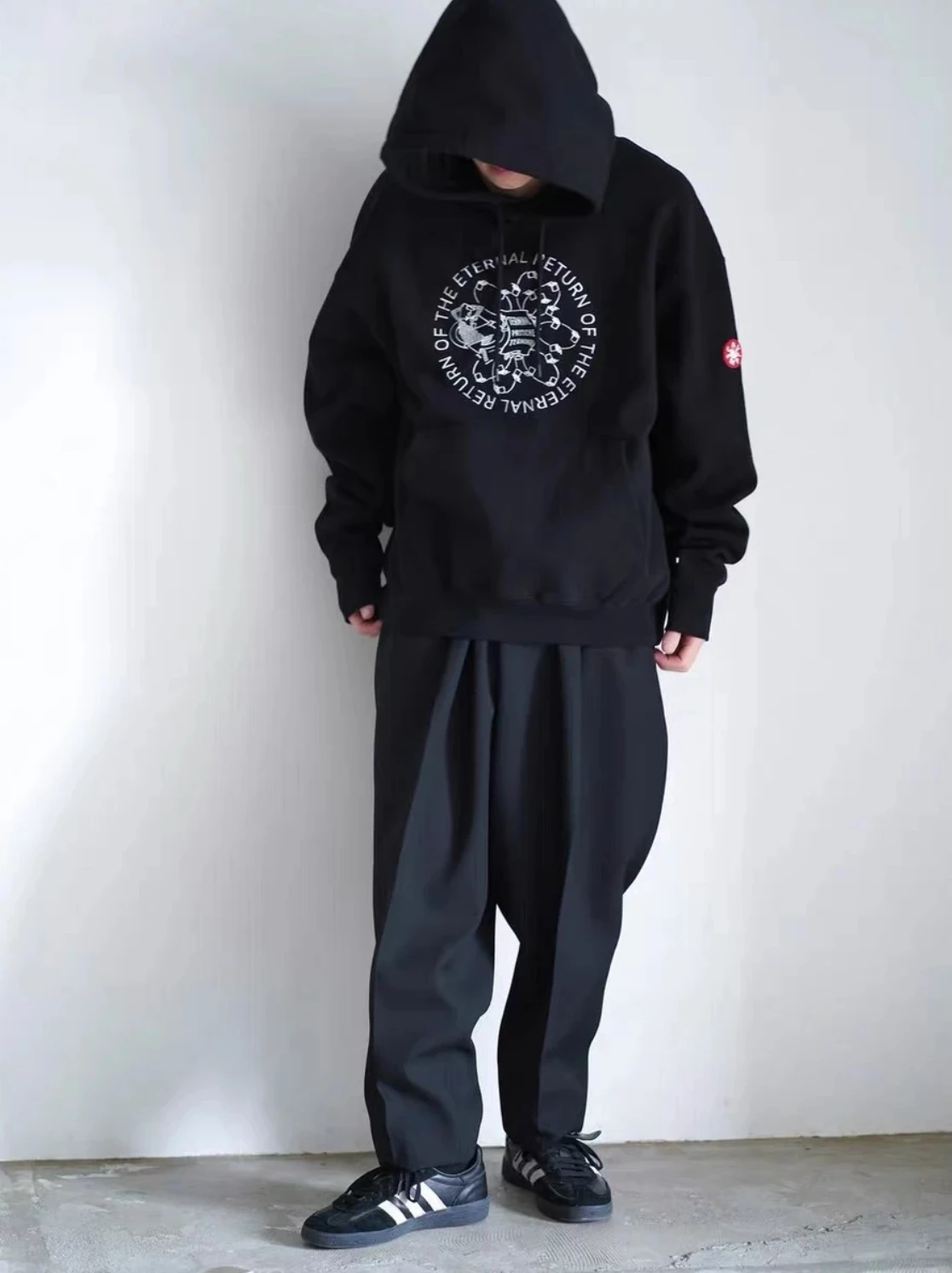 

Life Caverns New Trendy Embroidered Hoodie Loose Fit Cotton Sweatirt for Men And Women Autumn Casual Comfortable ex Hoodie