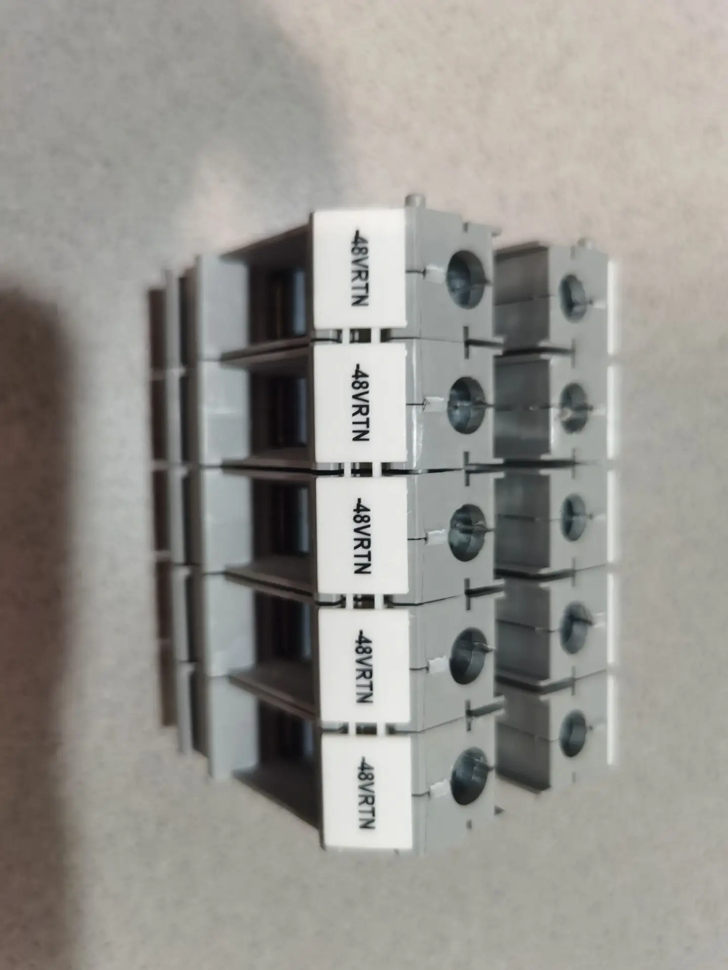 -صف إرجاع مصدر طاقة تيار مستمر 48 فولت (محطة حافلة سلبية) لخزانة معدات الاتصالات أو مركز البيانات #4