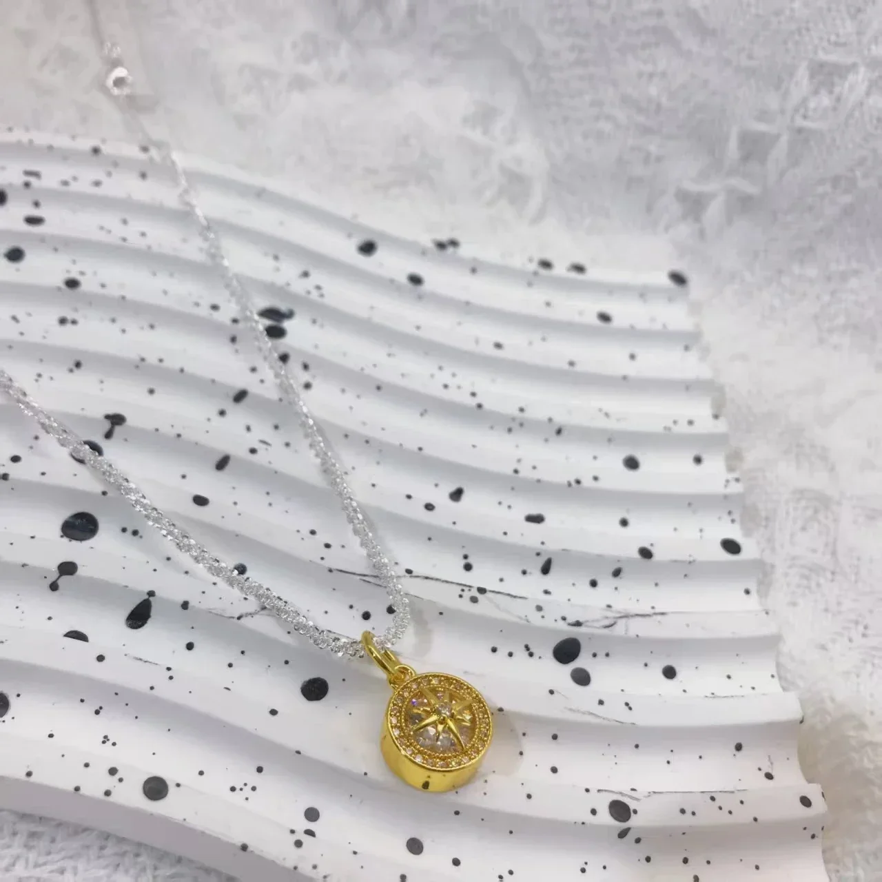 New Elegant Zircon Octagonal Star Necklace, A Luxurious And Sophisticated Design, Versatile And Elegant, A Sparkling Gift.