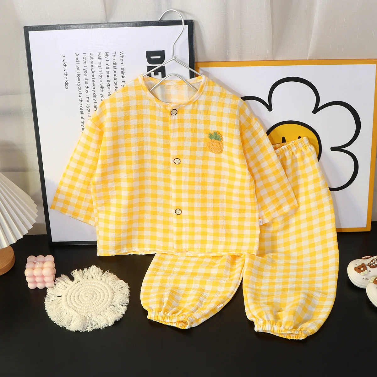 Neue Heimkleidung für Kinder, Sommer-Pyjama-Set für Mädchen mit Karomuster, Strickjacke mit sieben Zoll langen Ärmeln, Cartoon-Mädchen-Pyjama für Frühling und Herbst