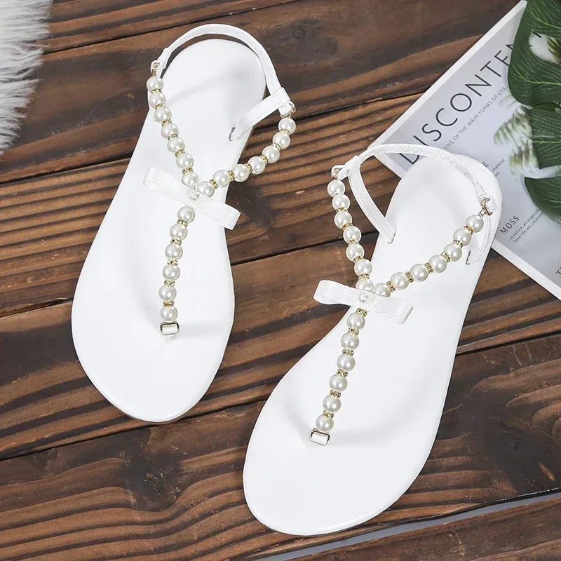 Nowe letnie sandały damskie Płaskie sandały z perłowym sznurkiem dla kobiet Plus Size Klapki damskie Modne plażowe różowe buty