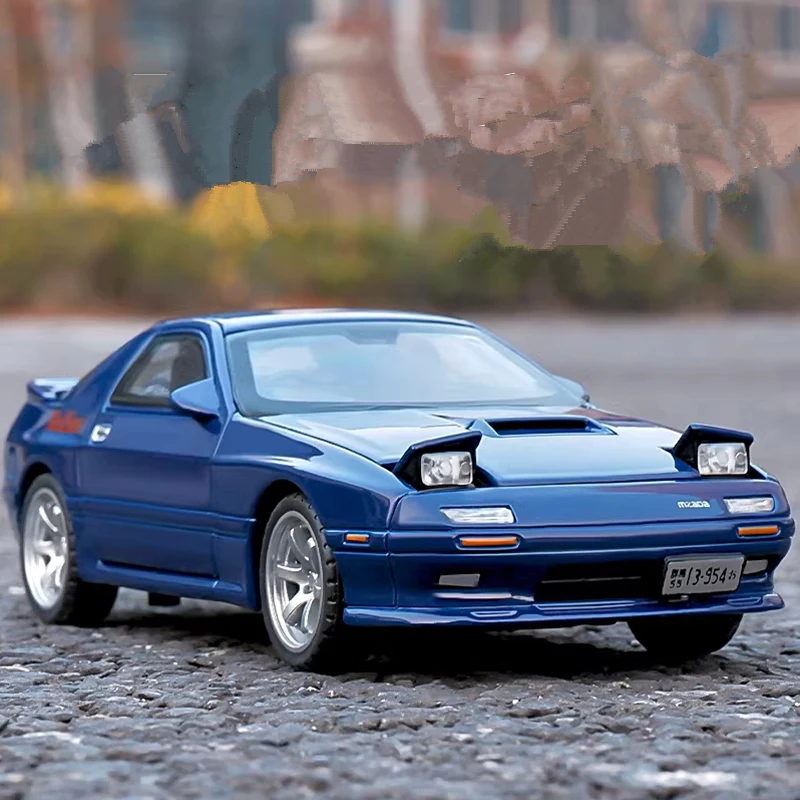 

Масштабная модель спортивного автомобиля RX7 1:32, литая под давлением, металлическая игрушка, гоночная машина, модель с имитацией звука и света, детская игрушка-подарок