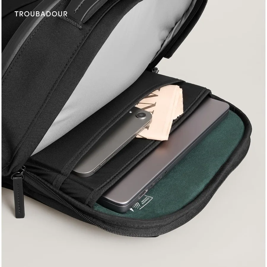 حقيبة ظهر للكمبيوتر المحمول Premium Troubadour Apex 4.0-22L - مريحة ومقاومة للماء - مصممة للعمل والسفر - أسود