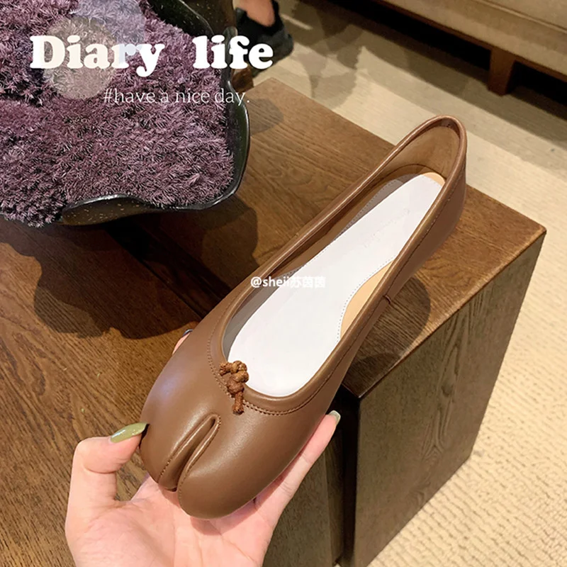 

Genuine Leather Shallow Mouth Woman Shoes Microfiber Leather Comfy Flats Split Toe Slippers Soft Bottom Loafers Brief