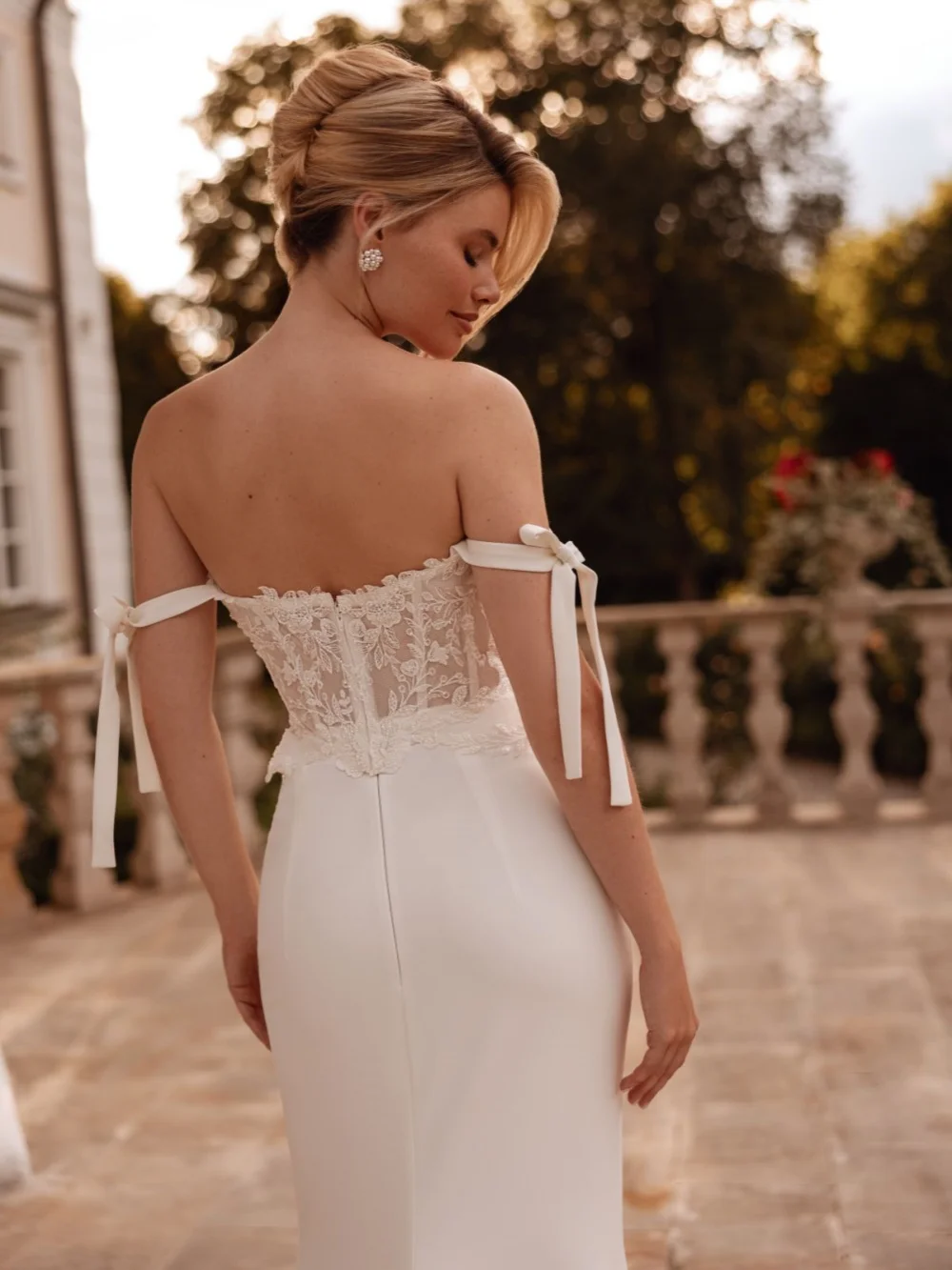 Abito da sposa elegante avorio con applicazioni in pizzo Attraente abito da sposa con scollo a cuore Abiti personalizzati con spalle scoperte per la sposa