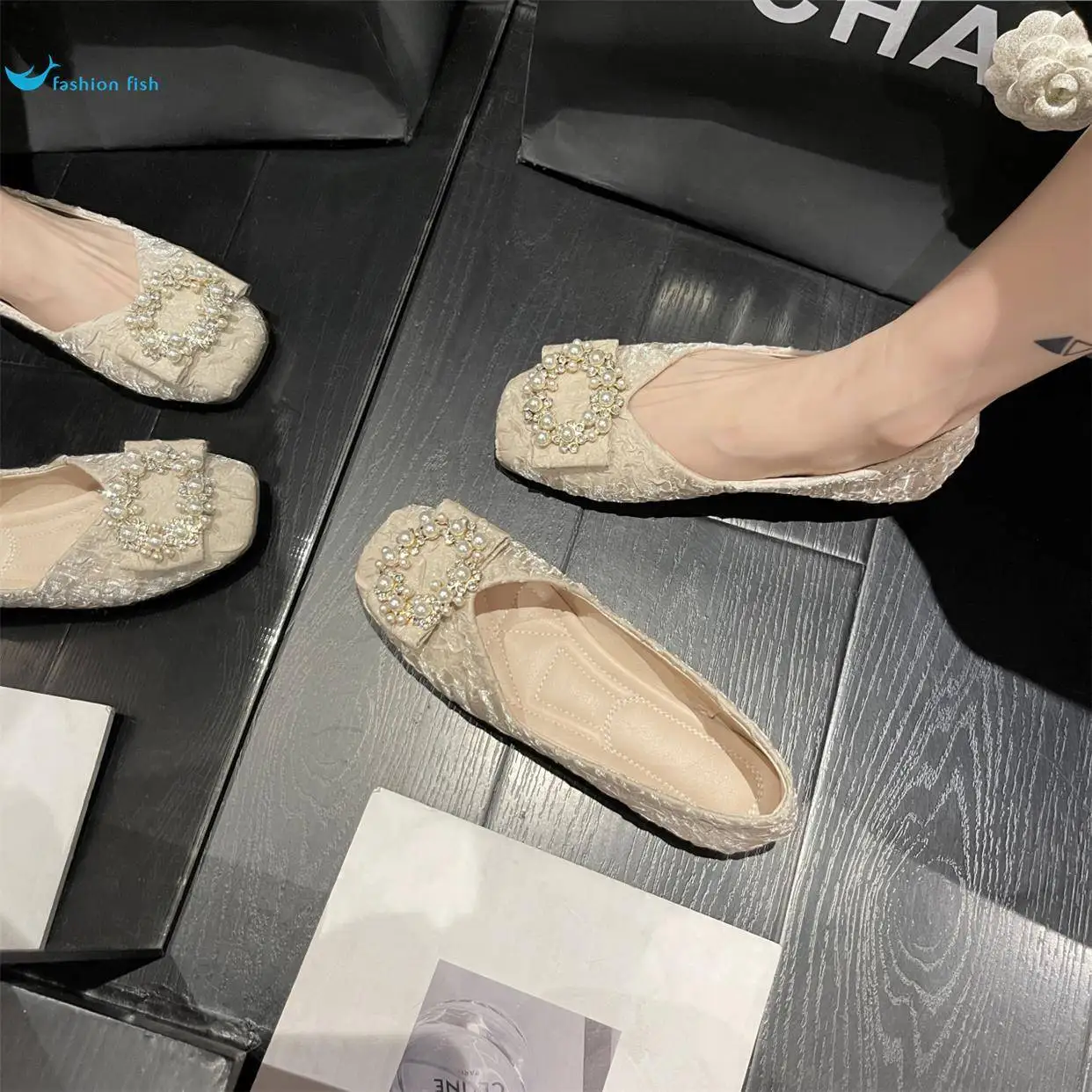 Elegant Flat Shoes Women's Spring 2024 Square Head Shallow Mouth Fairy Boat Shoes Soft Bottom Bean Bean Shoes Korean Style
