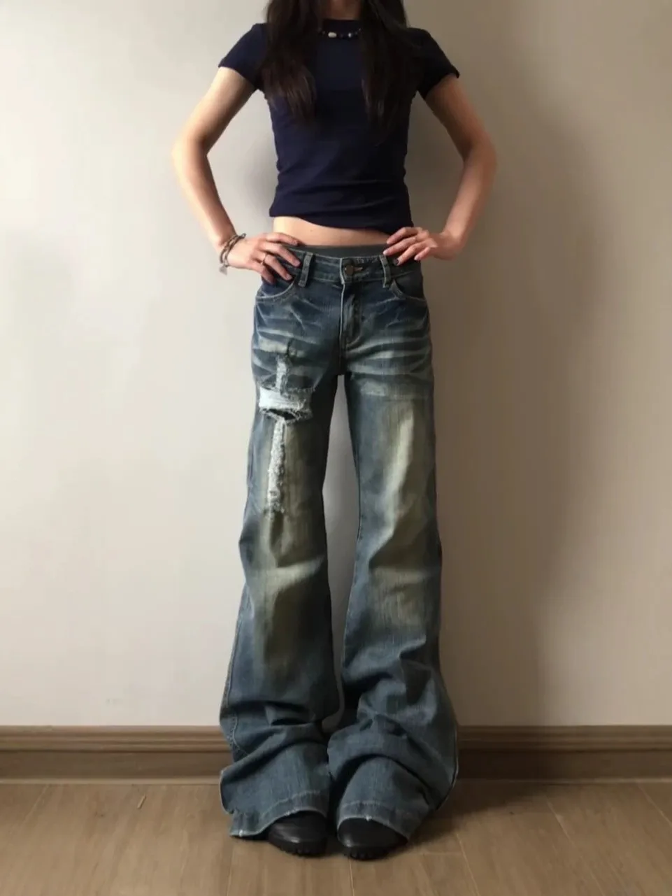

Low Waist High Street Design Women's plus Size Denim Jeans Cross Hole Micro Flared Pants Summer Wear Straight Leg Jeans
