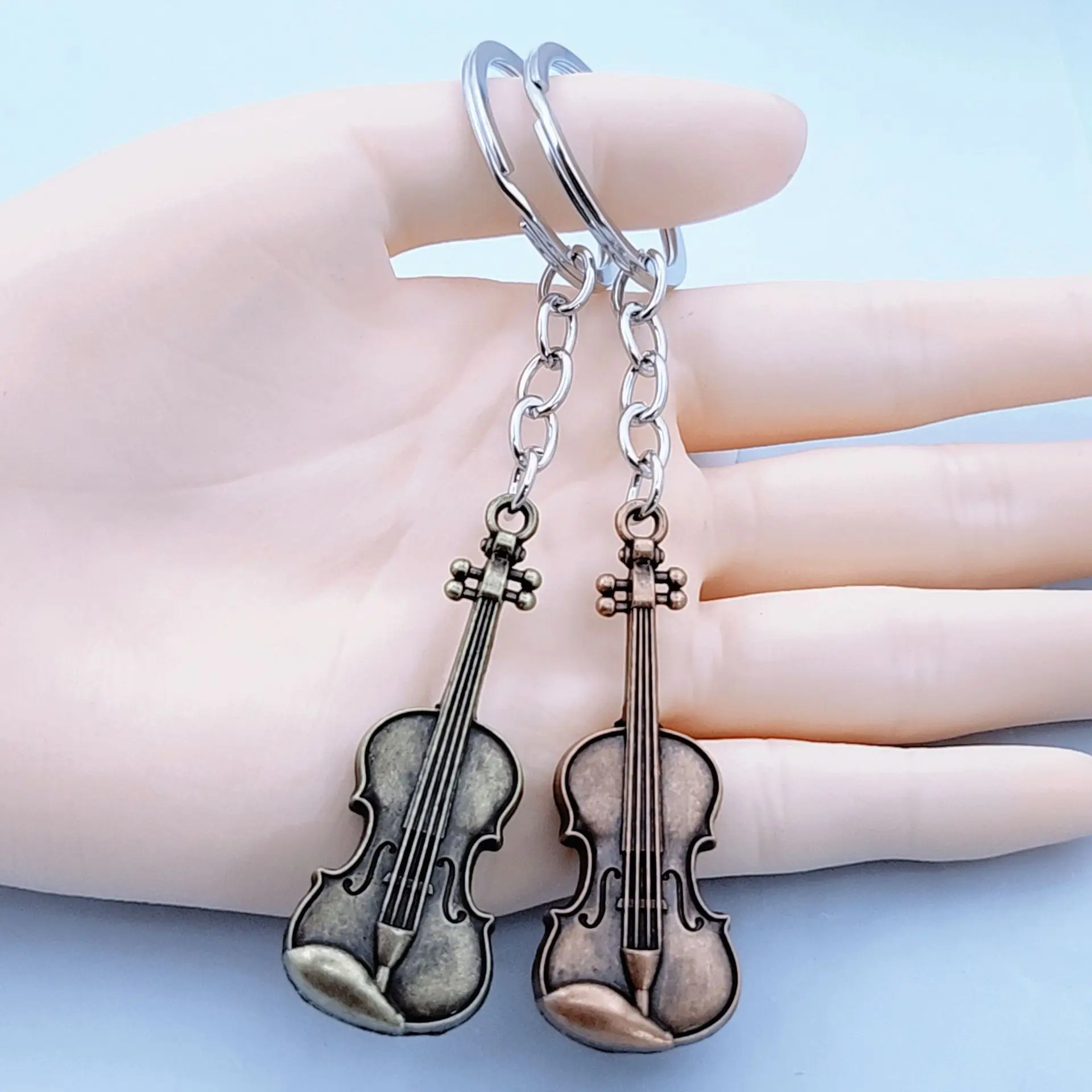 20pcs/lot Vintage Violin Metal Keychain Creative Keychain Pendant Accessories KeyChains Ring Keyring Gift