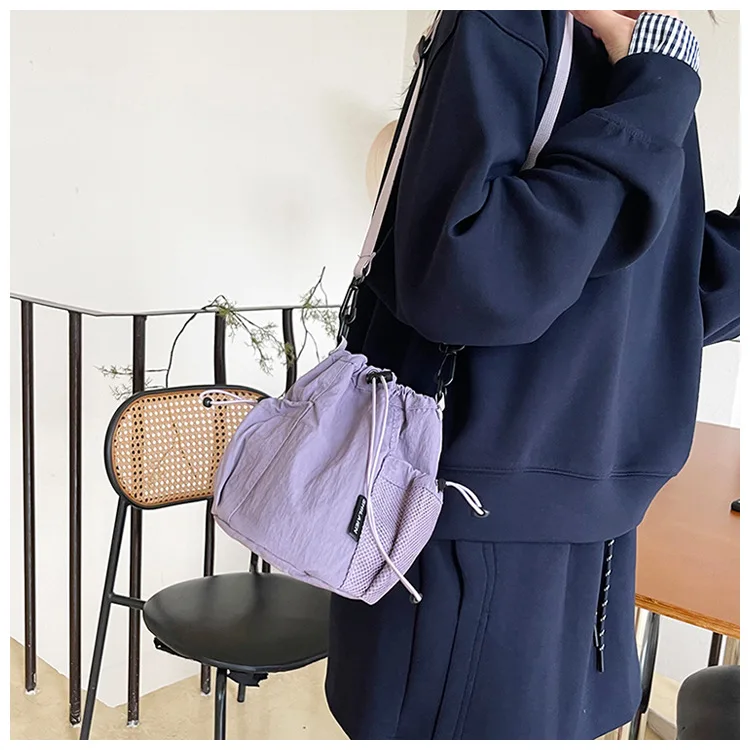 2026 Frühling Nylon Casual Umhängetasche für Damen, Modische Kordelzug-Beuteltasche, Vielseitige Handytasche für Unterwegs – Detail 9