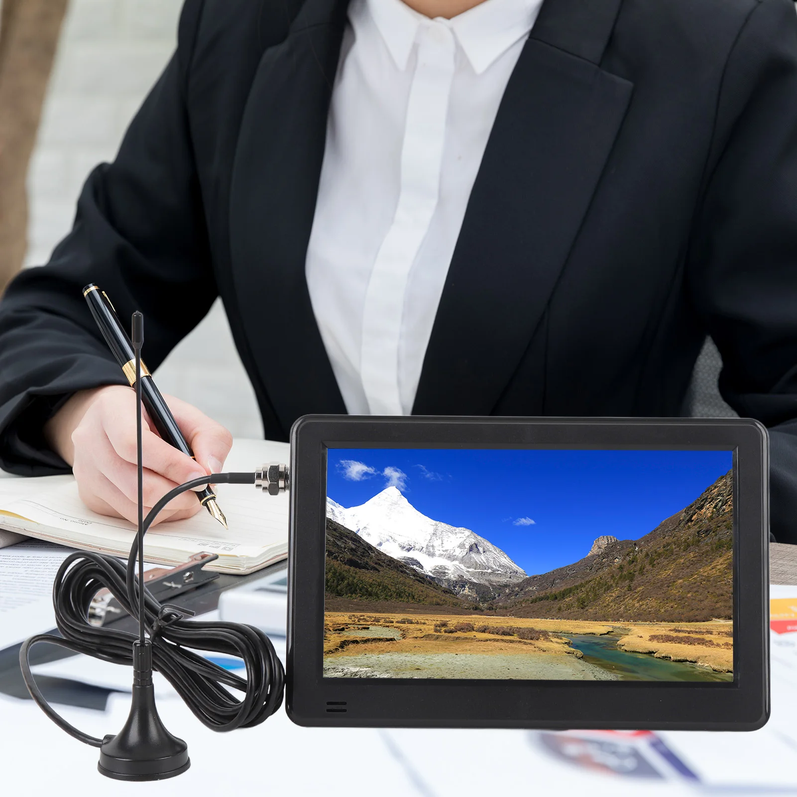 

6 Inch Portable Digital TV with Remote Control Antenna 1500mAh Battery Support USB Memory Card FM Radio 6 Inch Portable TV