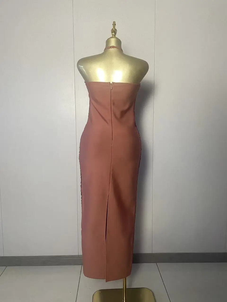 ชุดเดรสทรงบอดี้คอนสีน้ำตาลประดับพู่ห้อยคอแบบหรูหราสำหรับผู้หญิงปี 2025 ชุดเดรสออกงานกลางคืนสุดหรูสำหรับงานเลี้ยงวันเกิดปี 2025