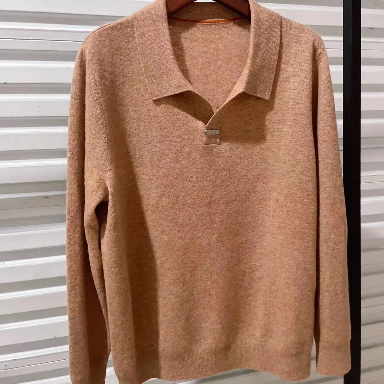 이탈리아 LP 남성 의류 2025 초가을 신상 단색 패션 울 스웨터 남성 캐주얼 V넥 긴팔 스웨터