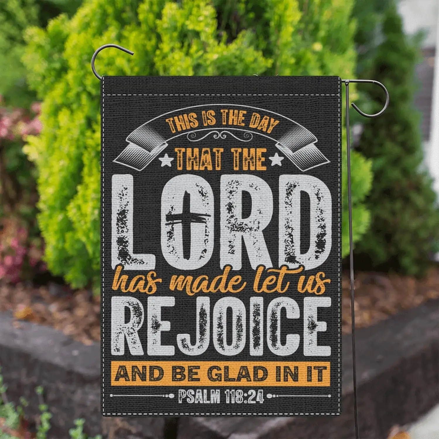 هذا هو اليوم الذي تصنع الرب دعنا أن نتوء به ونعمت به، علم الحديقة، لافتات ملهمة، أشياء الشرفة 28 × 40 هرتز