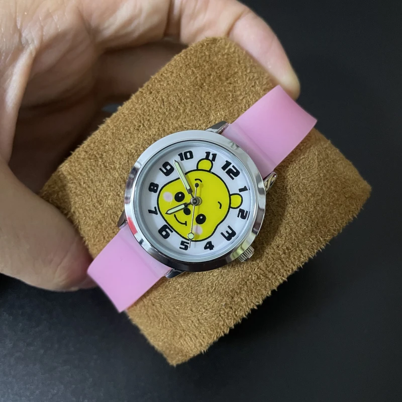 

2023 New Product Soft Silicone 3D Cartoon Yellow Bear Kid Watch Fashion Pink Quartz Luminous Sports Wrist Watch Gift Girls