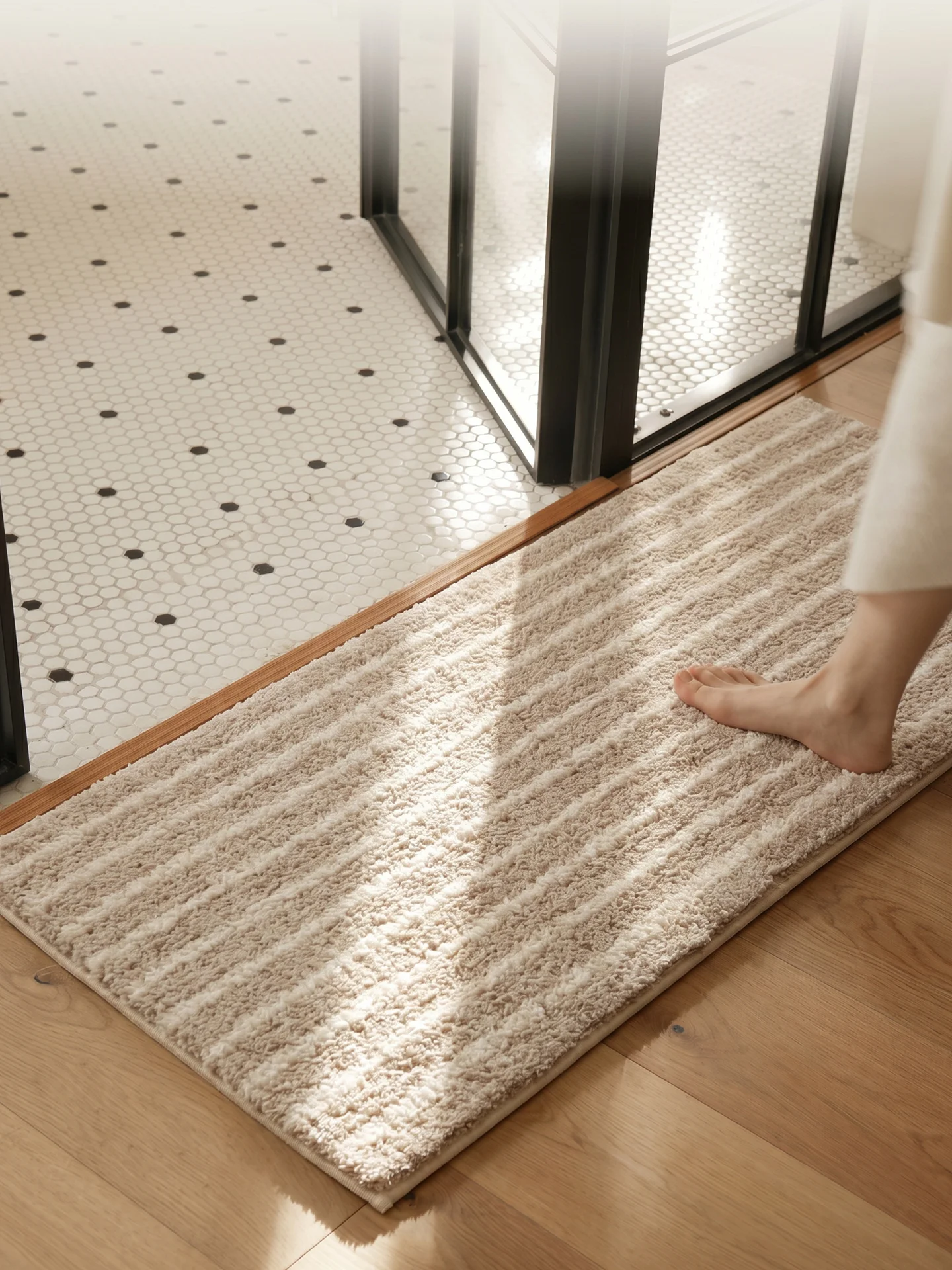 Thickened Stripe Carpet Non-Slip Living Room Bedroom Bathroom Home Use Machine Washable Area Rug Absorbent Dirt Resistant Doo...