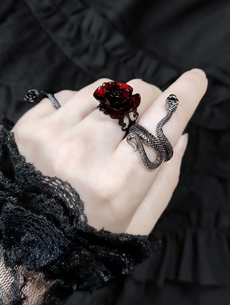 

Gothic Red Rose Adjustable Hollow Rings for Women Witch Pagan Vintage Creative Halloween Cool Girl Gift Jewelry
