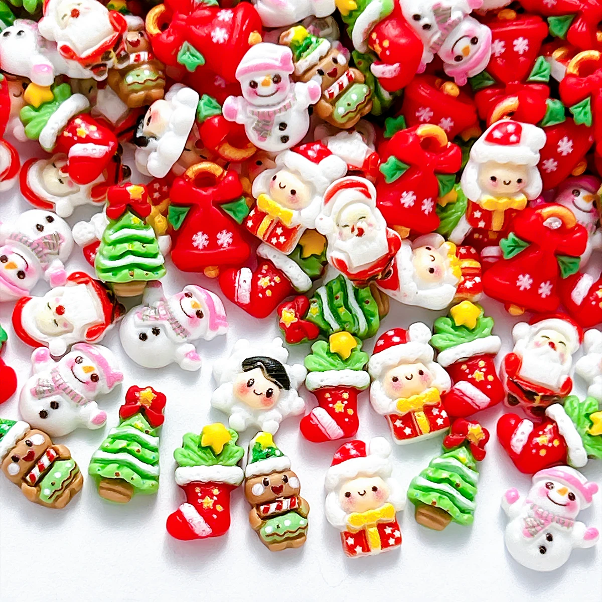 20PCS 3D Kawaii Creative Snowman Santa Claus Christmas Tree Resin Nail Charms Realistic Snowflake Socks Nail Art Decorations DIY