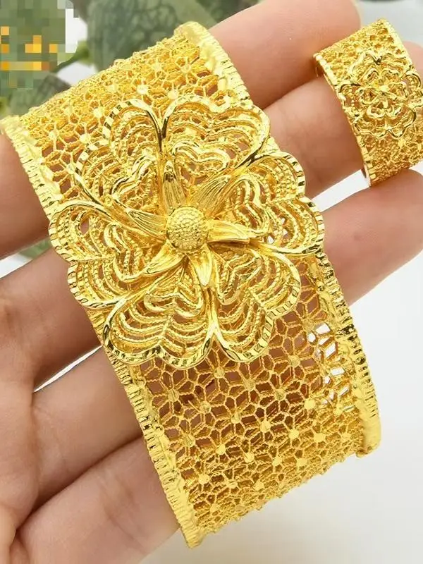 

24K Gold Open Hand Bracelet Wedding Celebration Faion Enaved Hollow Flower Hand Accory Cross-Border Jewelry