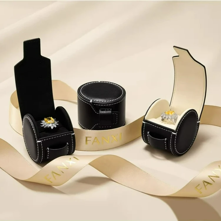 Advanced minimalist ring bag, exquisite and creative PU leather ring, portable travel jewelry storage box