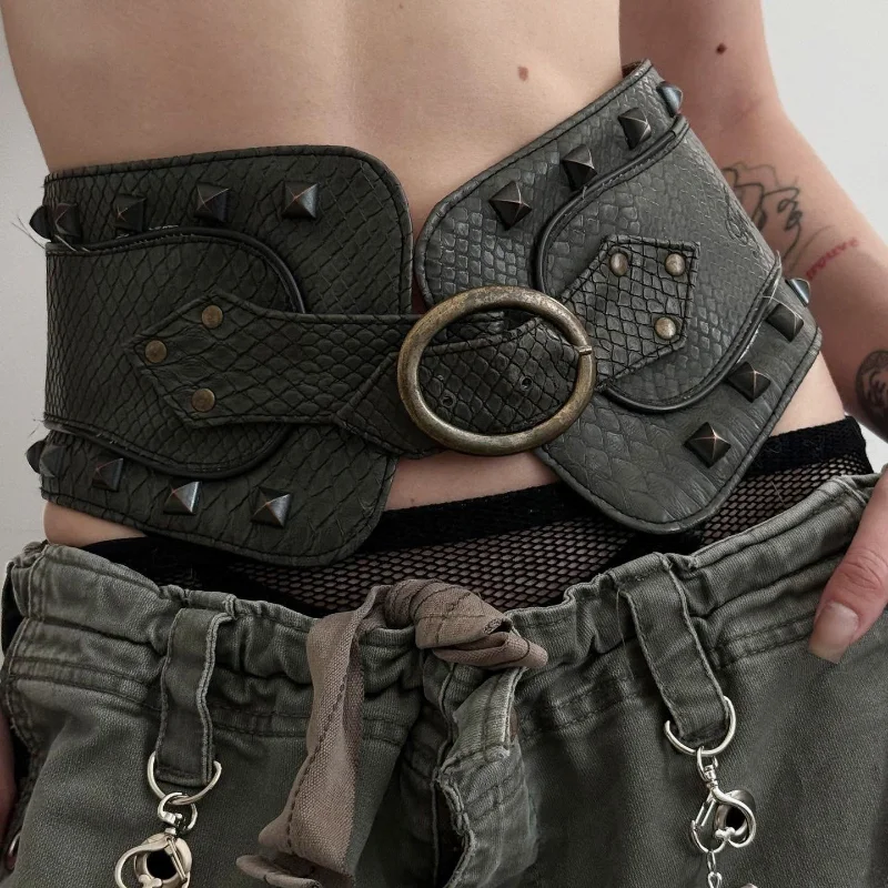

New Punk Metal Decorative Belt Retro-style Wide Waist Belt For Fashionistas Dark Two-way Cross-over Accessory Bustier