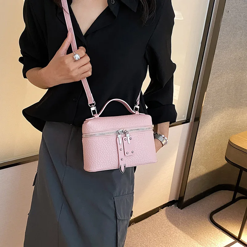 Women\'s Bag 2023 New Korean Fashion One Shoulder Crossbody Small Square Bags Personalized Elegant Ladies Party Handbags