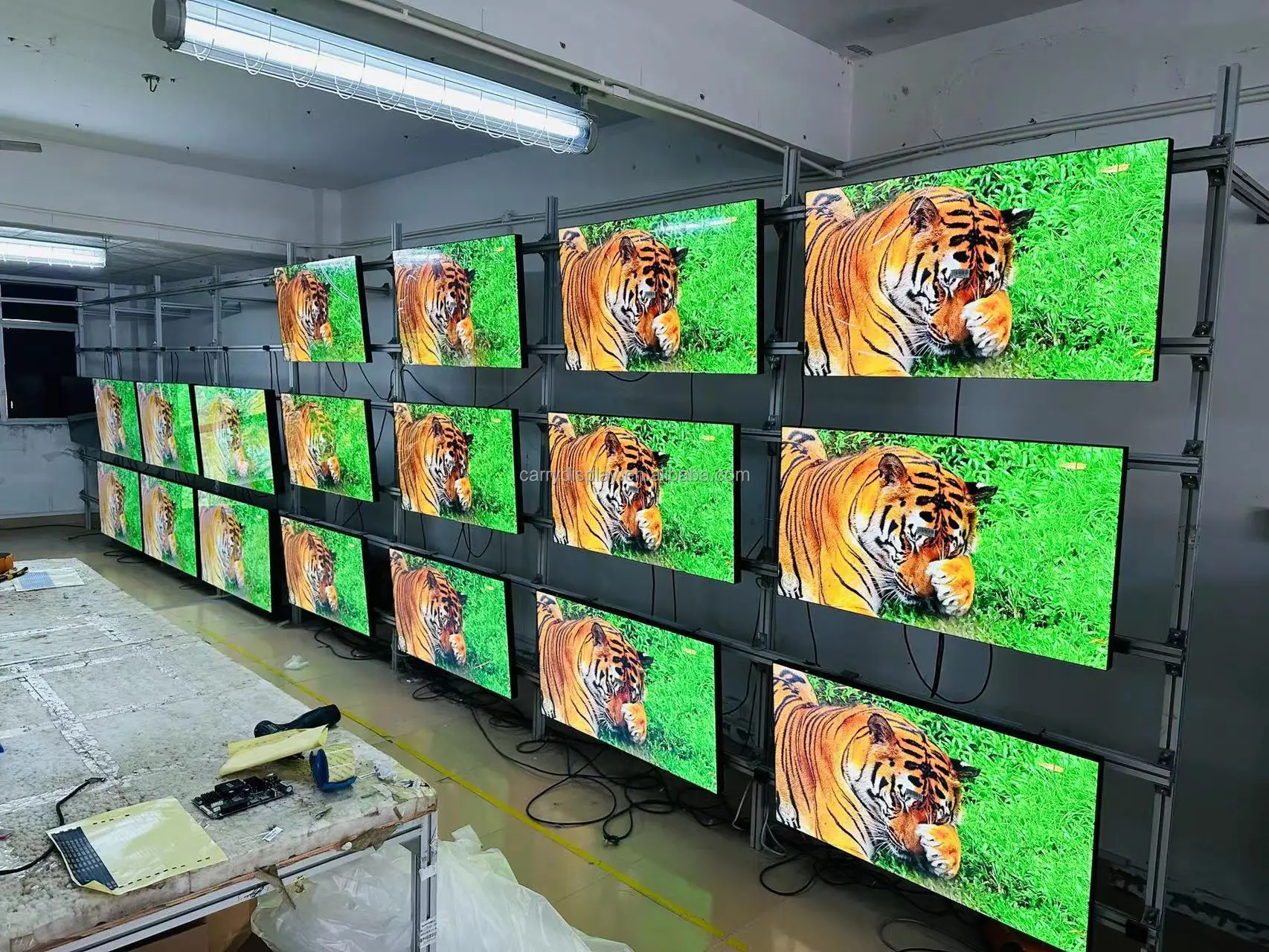 3x3 55インチLCDビデオウォールディスプレイ（フロアス - Flooring Home Decor のレビューと価格