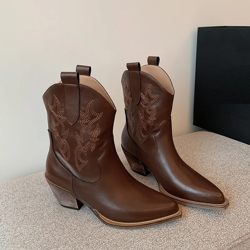 

Plus Size 43 Women's Embroidered Western Short Boots Cowboy Cowgirl Boots Chunky Heel Platform Boots Women Western Shoes