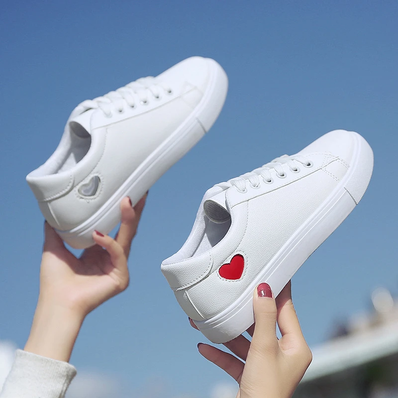 2024 Spring  Autumn Woman Shoes Fashion New Woman PU Leather Shoes Ladies Breathable Cute Heart Flats Casual Shoes White Sneaker