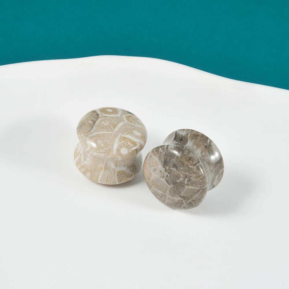 Dreamlee 2Pcs Nuture Stone Coral Print Ear Saddle Plug Earring Gauge Expander Stretcher Piercing Double Flare Auricle Jewelry