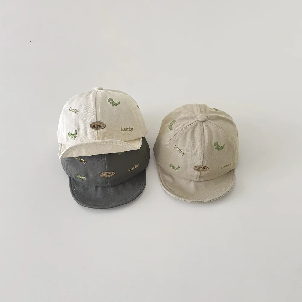 

Детская шапка для малышей от 0 до 2 лет, новая весенне-осенняя модель, милая универсальная повседневная шапка с мультяшным динозавром, мягкая кепка с козырьком для защиты от солнца