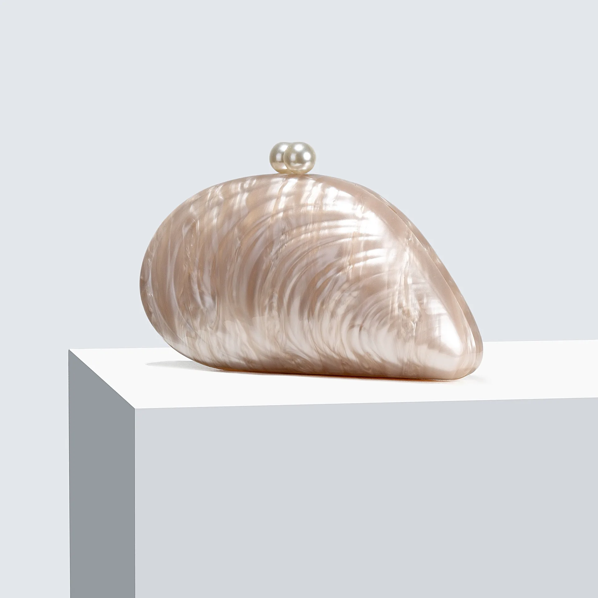 Women's European and American New One Shoulder Crossbody Bag Shaped Shell Acrylic Bag Fashion Wedding Dinner Clutch