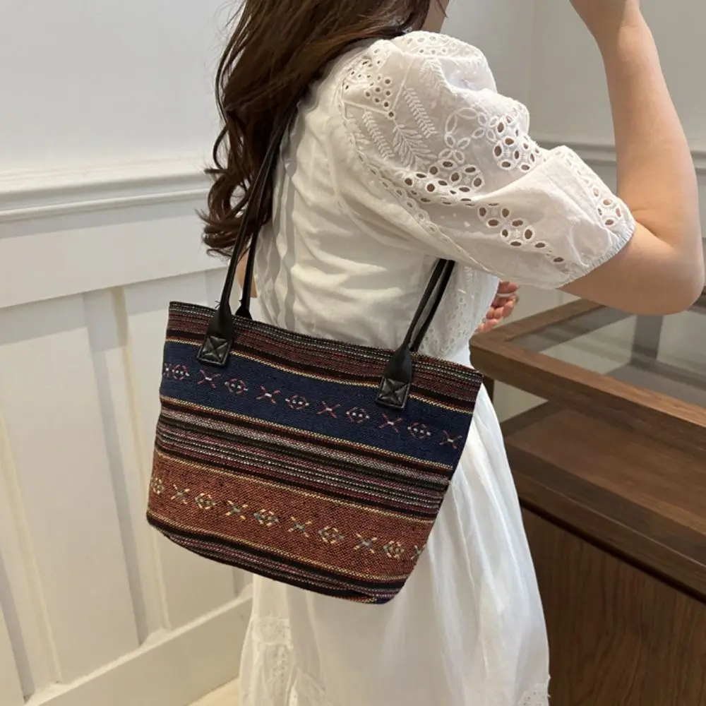 

Casual Strip Ethnic Style Hand Bags Large Capacity Handbag Embroidery Shoulder Bag Geometric Woven Bag Bohemian Tote Bag Travel