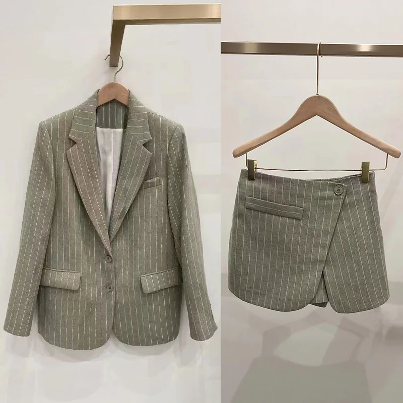 

Women Striped 2-Piece Set Notched Collar Long Sleeve Single Breasted Blazer + Irregular Design High Waist Shorts Skirt Suit