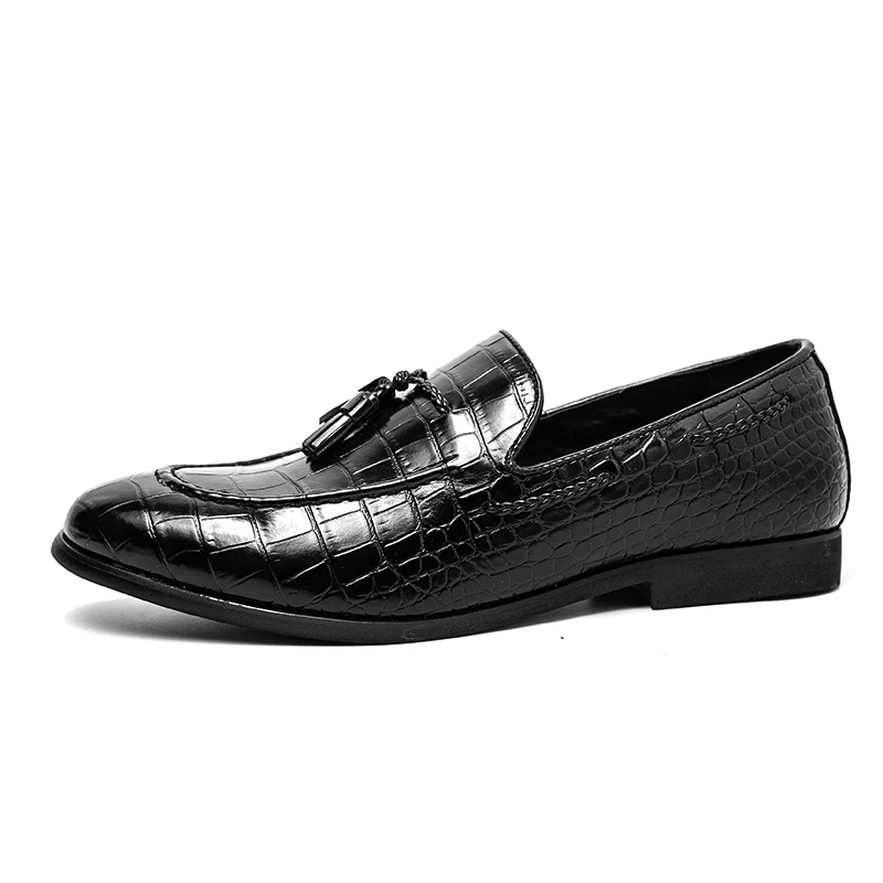 Large size leather shoes men 38-48 size British pointed hair stylist men's shoes a slip-on business casual small leather shoes