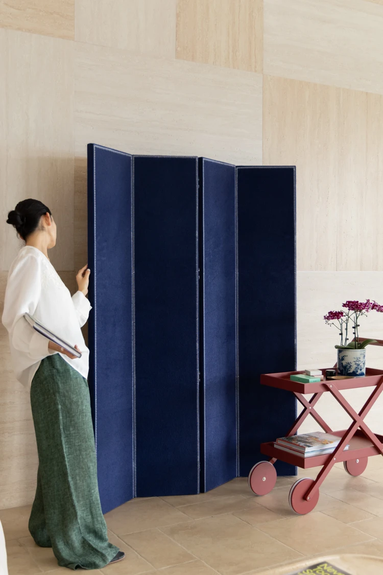 ฉากกั้นห้องสี่ตอนลายขนม้าเทียมสีน้ำเงิน “บ้านลับ” คุณภาพสูง ดีไซน์หรูหรา