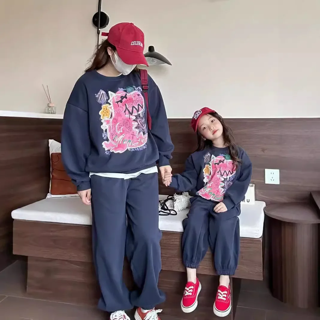 

2024 Fashion Family Matching Outfits Suits Autumn New Father Mother and Daughter Son Same Sweatshirts + Pants 2PCS Clothes Sets