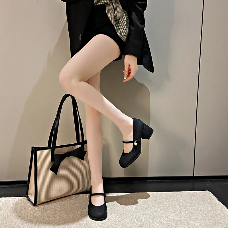 Spring/Autumn New Fashion Solid Color Simple Versatile Personality Square Heel Round Head Comfortable High Heels Women's Shoes