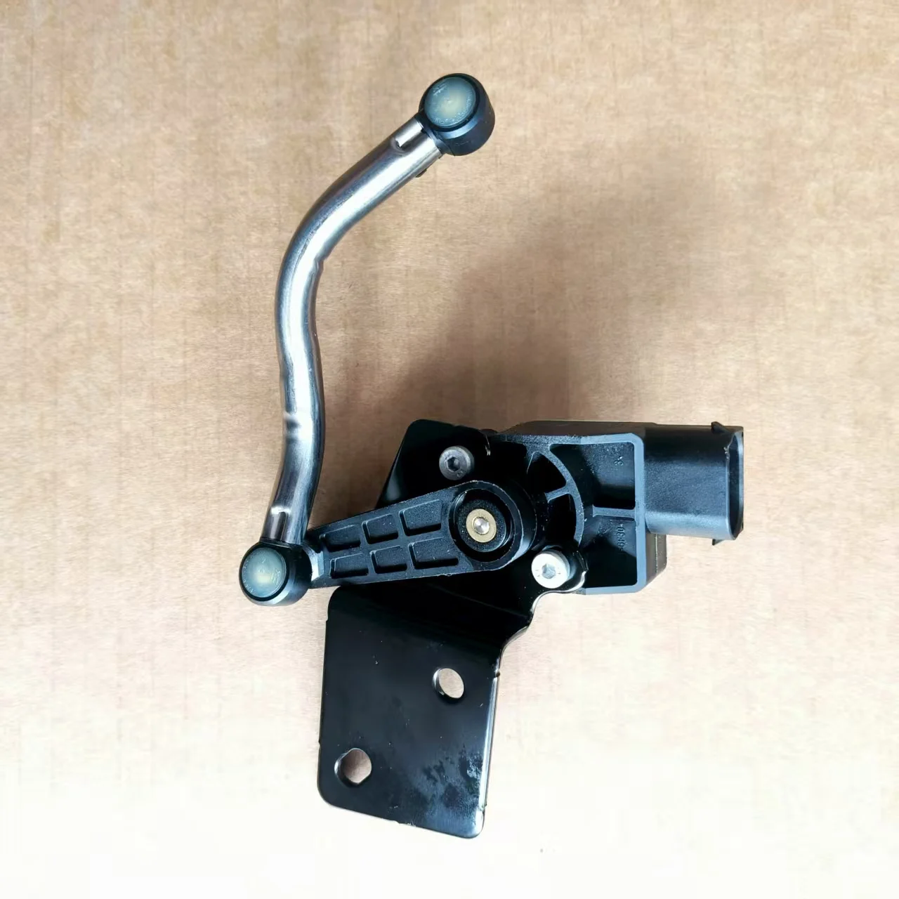 

High Quality Automotive Left Front Right Ride Electrical Height Level Sensor 68164092AA 68164093 for for Grand Cherokee