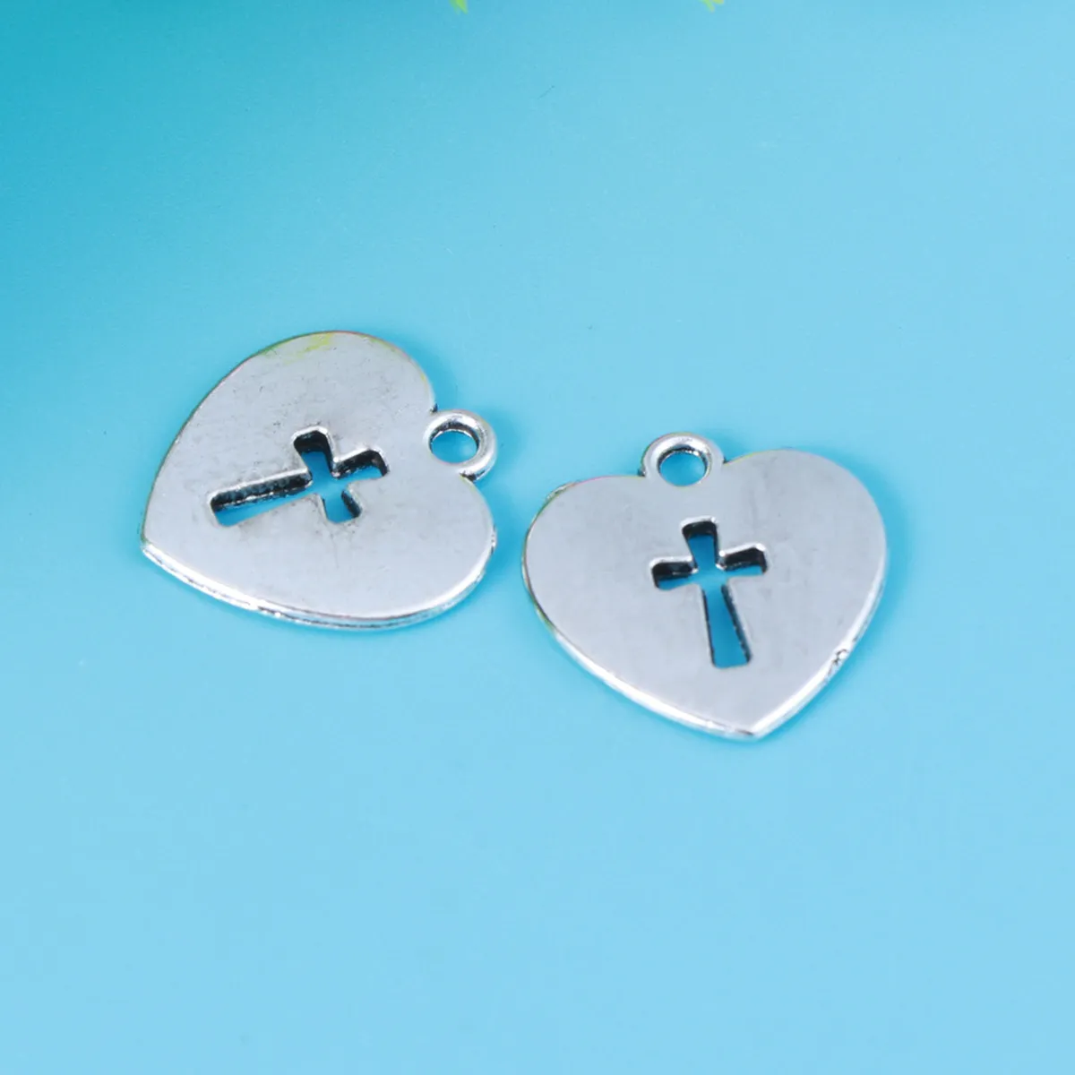 

100Pcs Heart Cross Pendant Charm Alloy DIY Jewelry Accessories Necklace Bracelet Choker for Women Craft Project