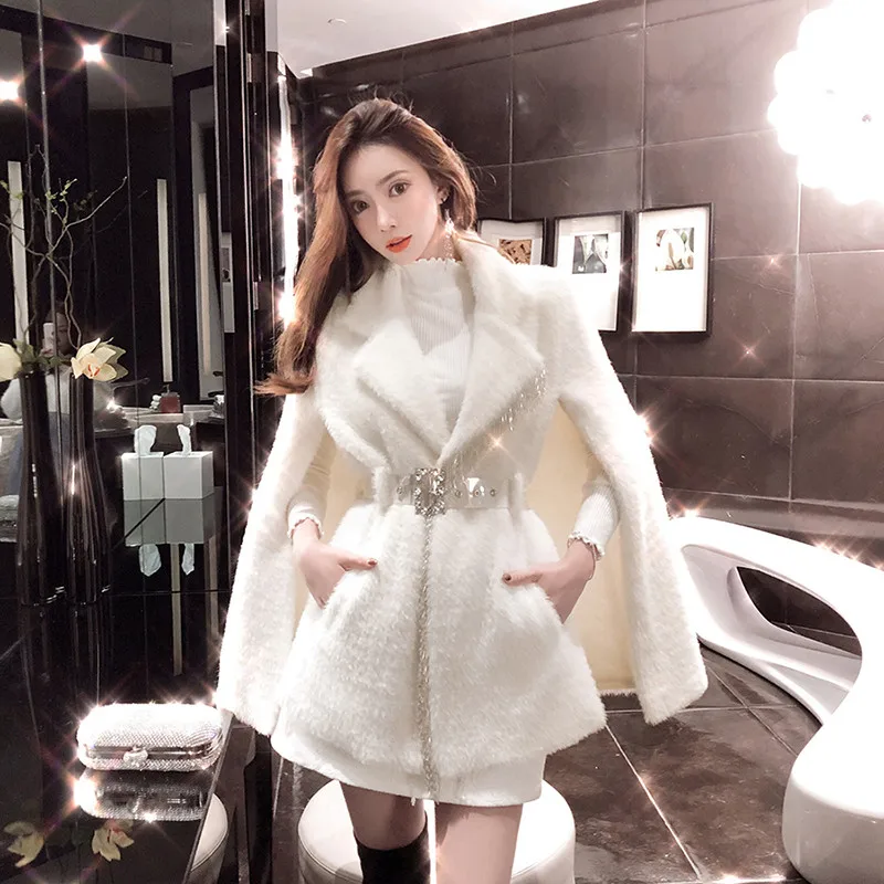 

Autumn Winter New White chic Beaded Elegant Warm Velvet Faux Fur Cloak Jacket For Women Bat Streetwear Abrigos Mujer Invierno