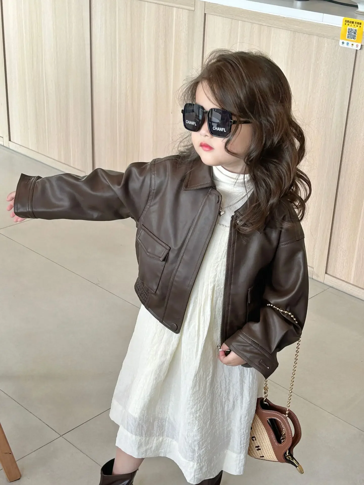 Children\'s leather jacket 2023 autumn new small and medium-sized children\'s jacket girl\'s short top long sleeved leather jacket