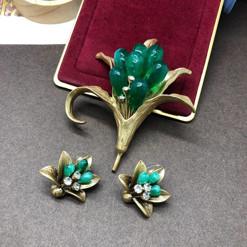 Fresh and sweet style jewelry with versatile temperament, brooch, lily flower three-dimensional chest flower earrings