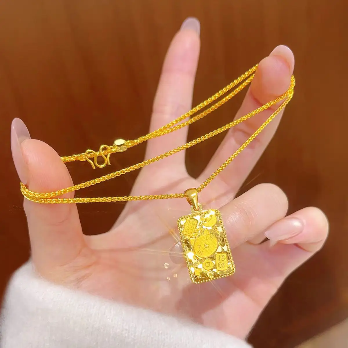 

Lucky Cat Square Pendant Necklace Women's 24K Gold AU999 - Thin lucky cat chain, delicate design for workplace looks