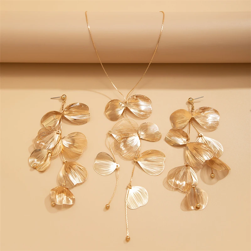 Fashion Personality Gingko Leaf Tassel Long Pendant Necklace for Women Sweet Style Pull Collar Charm Jewelry Accessories Gifts