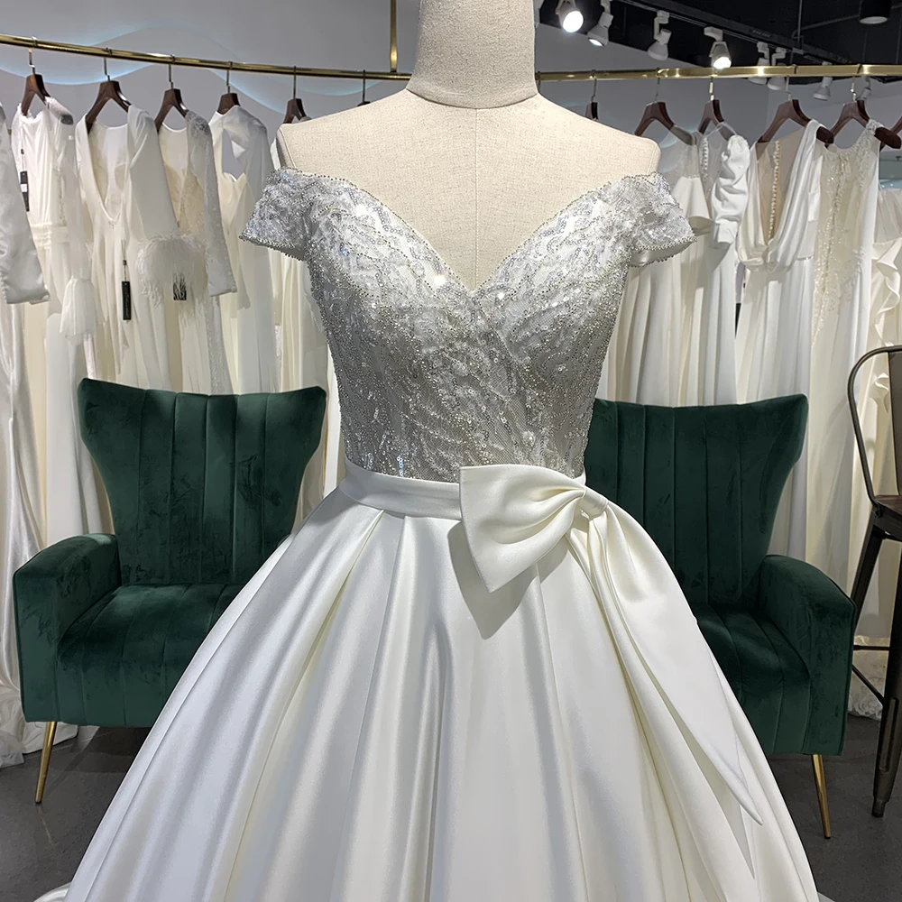 A linha com decote em v mancha vestidos de casamento 2025 trem varredura personalizado mangas curtas lantejoulas vestidos de noiva novia lsg072