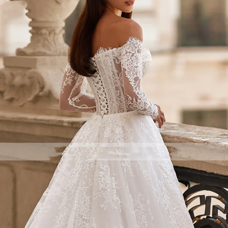 فساتين زفاف رومانسية ستة على شكل قلب بأكمام طويلة على شكل حرف a مزينة بالدانتيل سويب تراين فستان زفاف الأميرة حسب الطلب