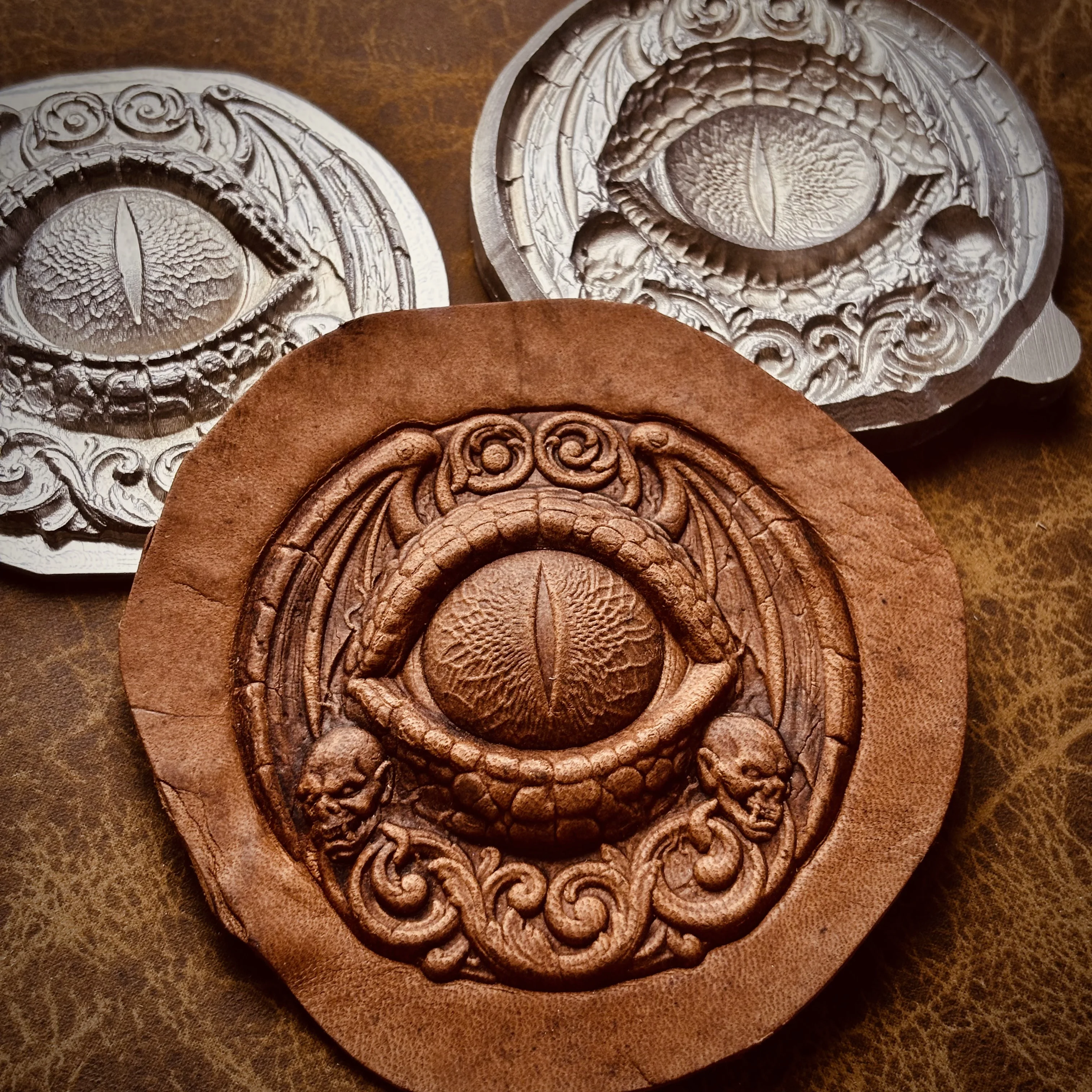 

3D Vintage Dragon Eye Gothic Devil Wing Leather Embossing Stamp Metal Leather Mold Carving Stamps Stamping Tool