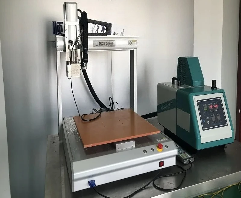 Direct from Manufacturer Three-Axis Automatic Hot Melt Adhesive Dispensing Machine with Three-Axis Platform Gluing
